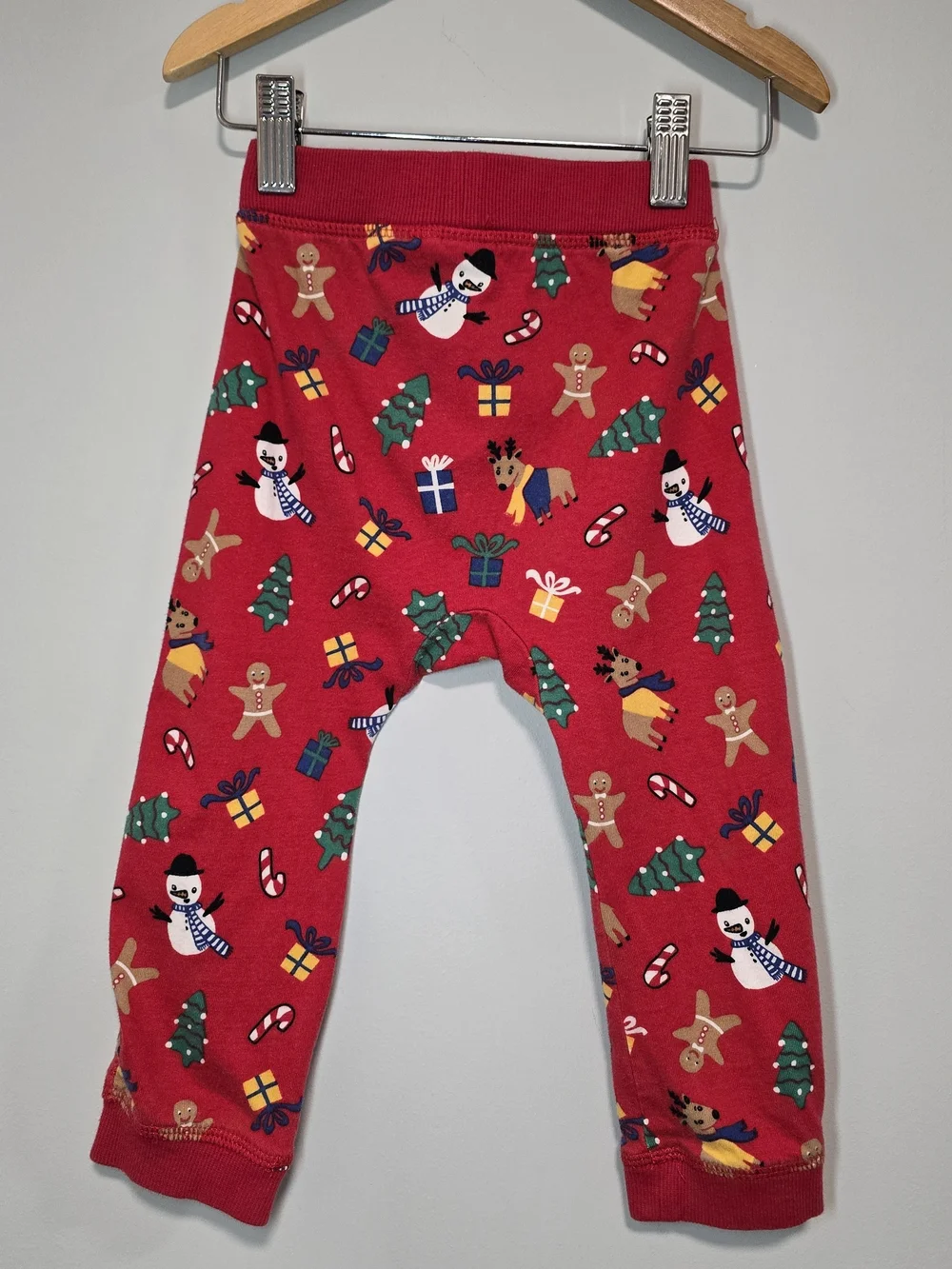 H&M Red Kids Holiday Joggers Set with Festive Prints Soft.